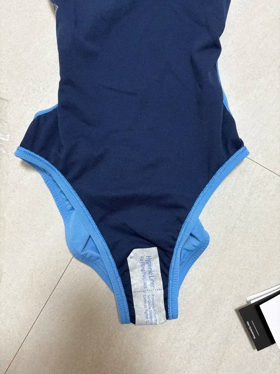 Swim メタリック