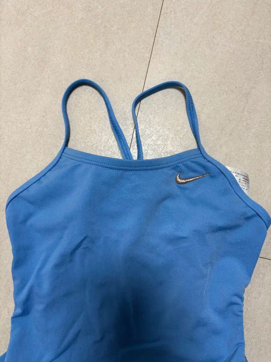 ナイキ Swim メタリック スウッシュ ユニバーシティブルー 26