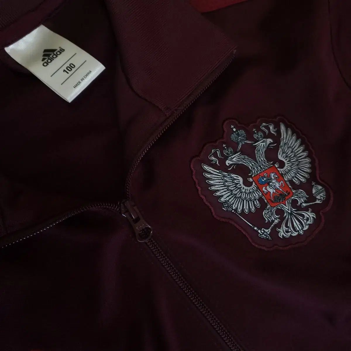 バーガンディ ジャージ