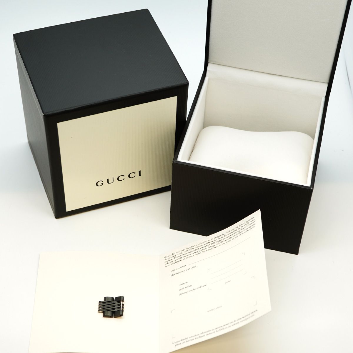 5wwo0152 グッチ Gタイムレス 126.2 黒文字盤 腕時計 メンズ