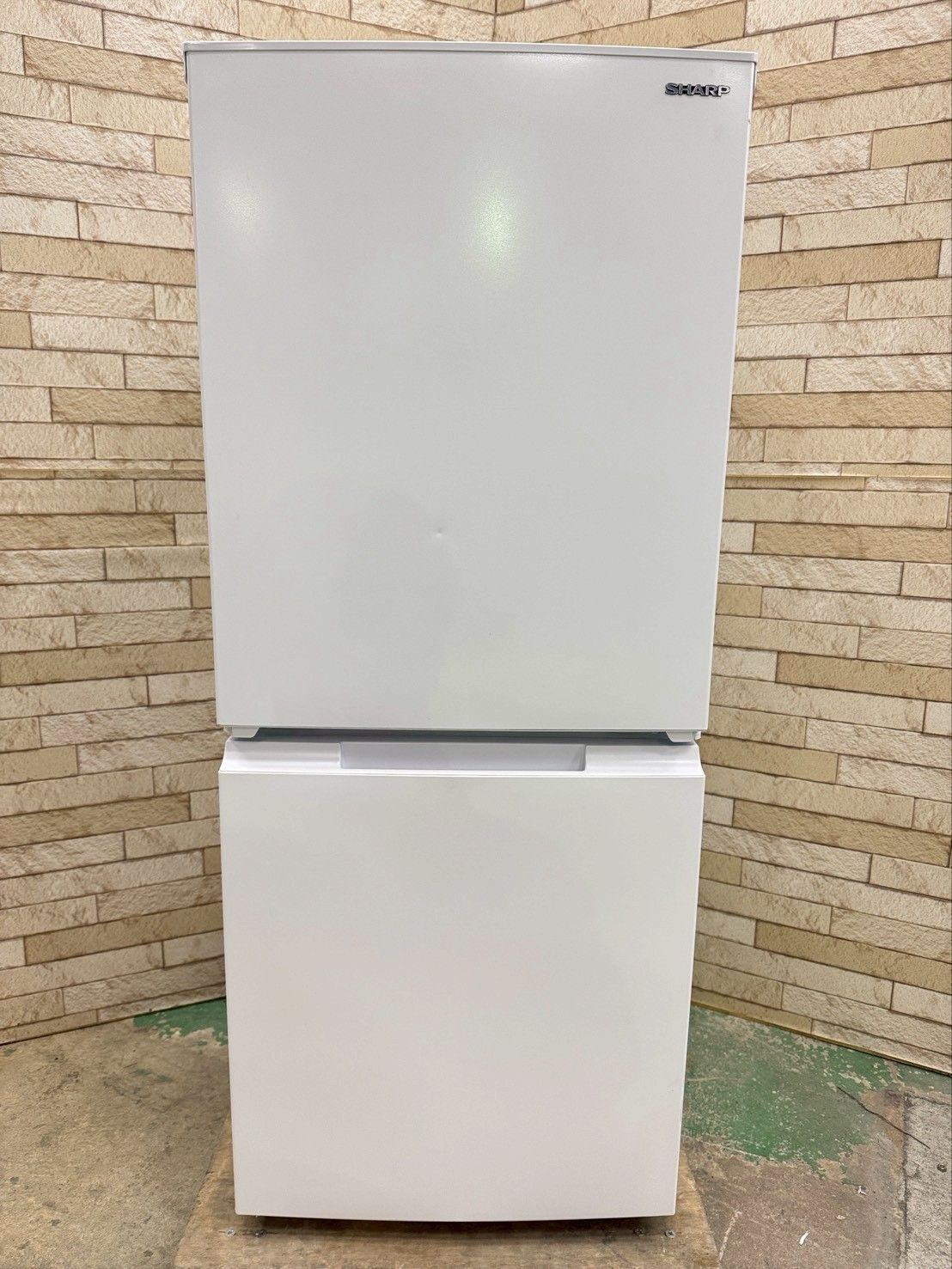 【高年式】大阪送料無料★3か月保障★2024年★SJ-D15K-W★SR-238 高年式】大阪送料無料☆3か月保障付き☆冷蔵庫☆シャープ☆2ドア☆2024