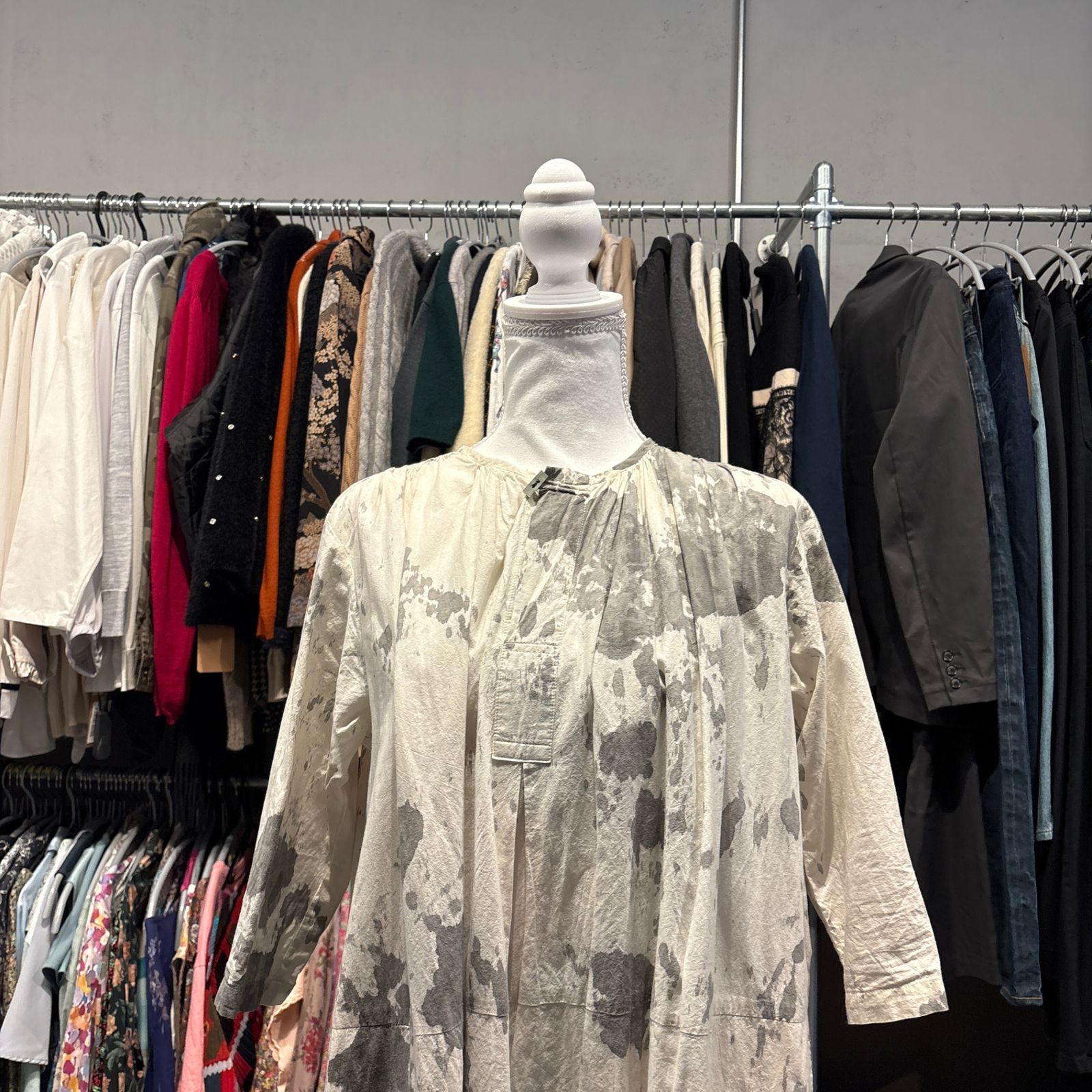 パドカレ Pas de calais ワンピース one-piece 総柄 ロング 水墨画 お呼ばれ デート オフィスカジュアル 食事会 七分袖 グレー 灰色