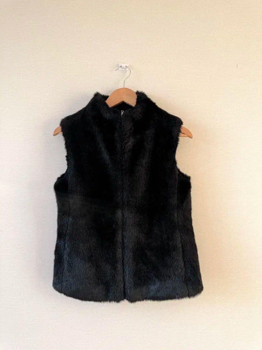 The HANDSOME SYSTEM ブラック ファー ベスト 55