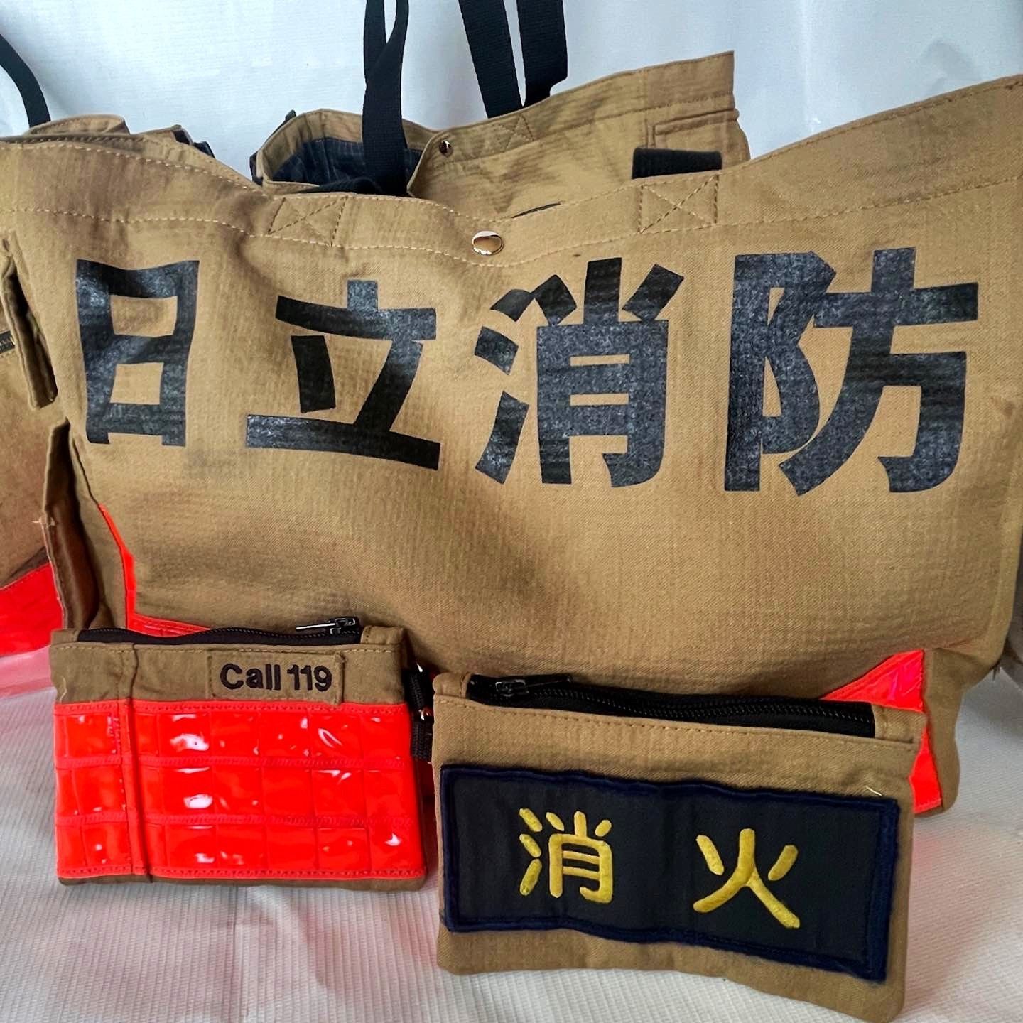 消防服 アップサイクル トートバック チャーム付き 消防マニアにはたまらない 1点もの キャンプや普段使いに オリジナルトートバック 消防服リメイクトートバック