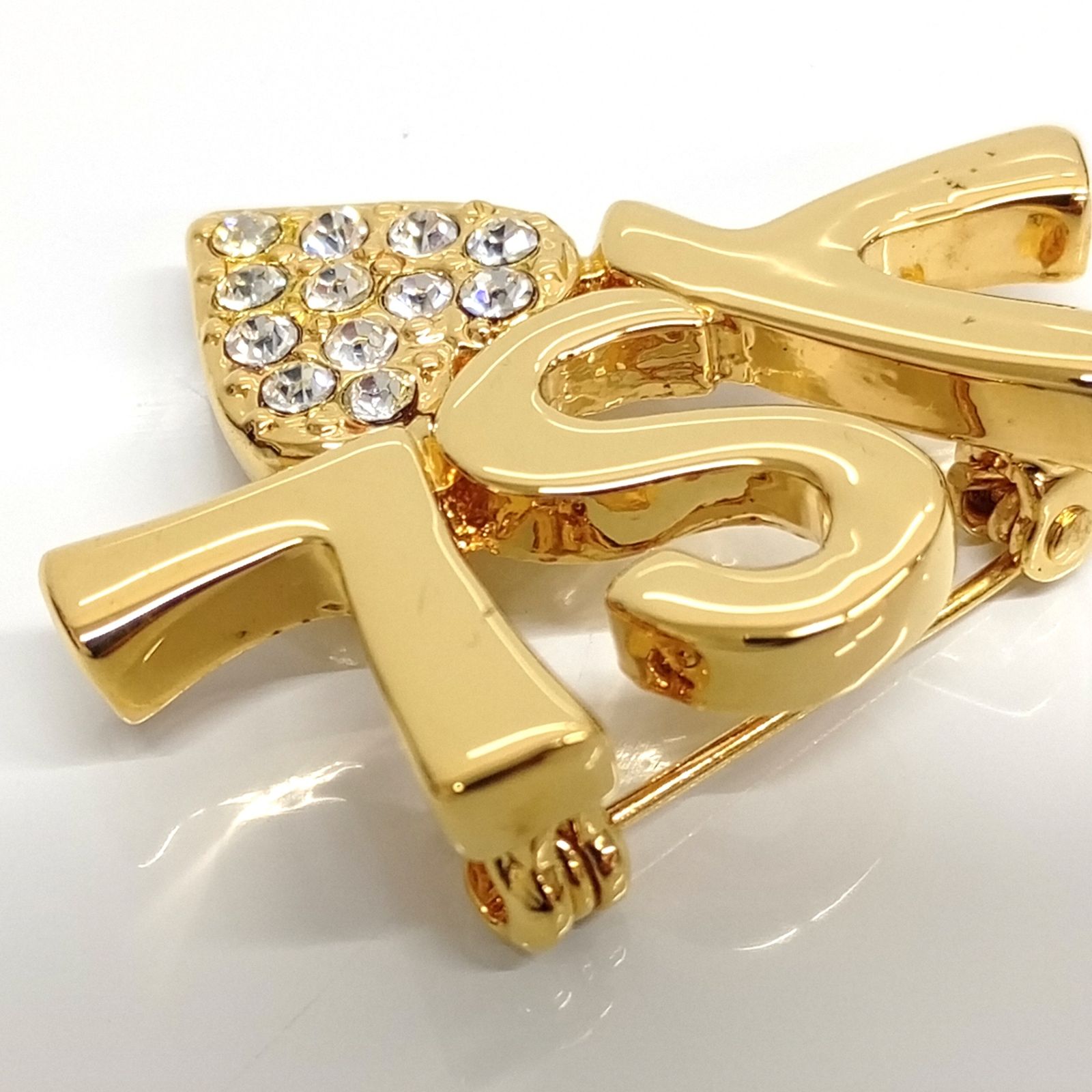 美品 イヴサンローラン ブローチ YSLロゴ ハート コサージュ ゴールド