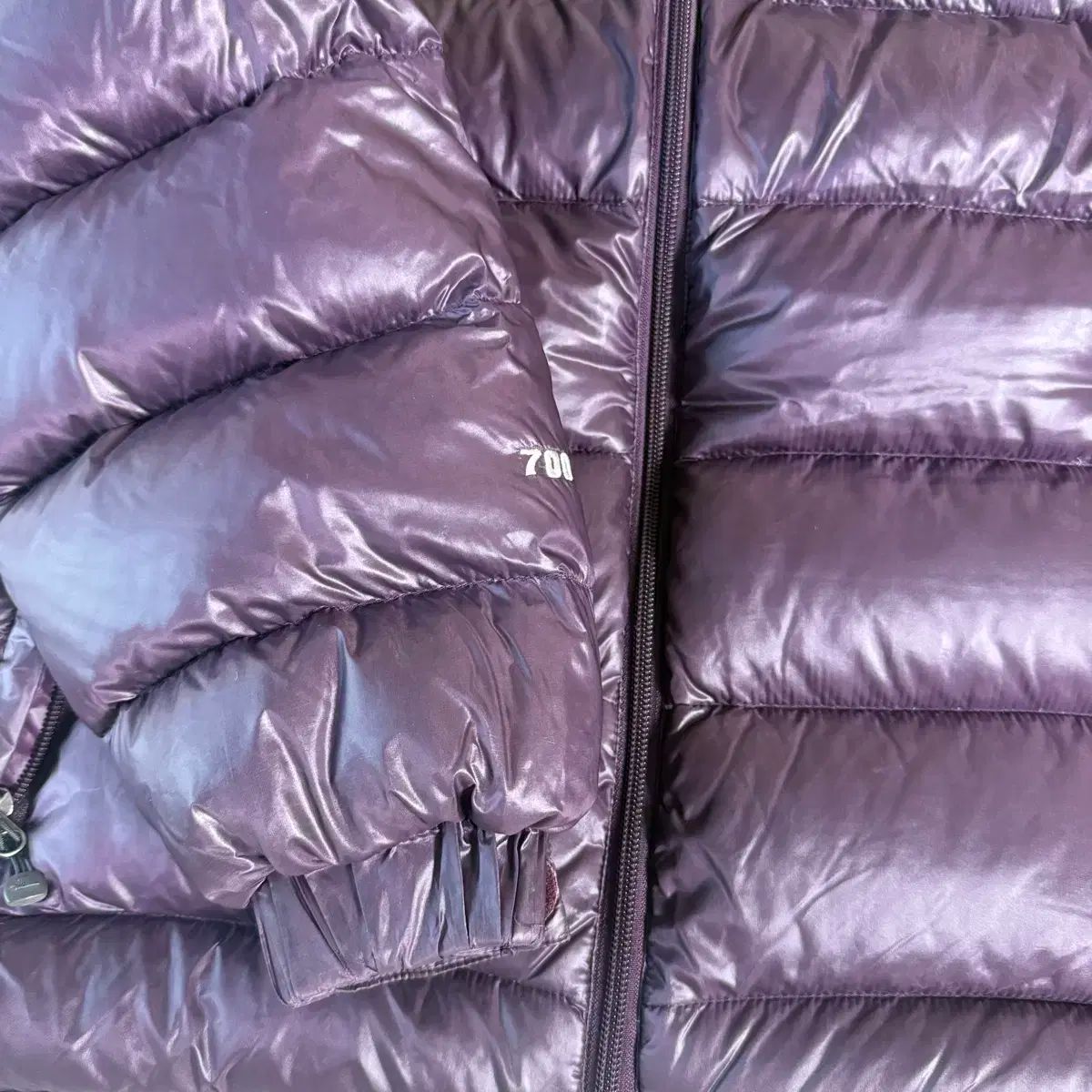 マルーン 超軽量ダウン