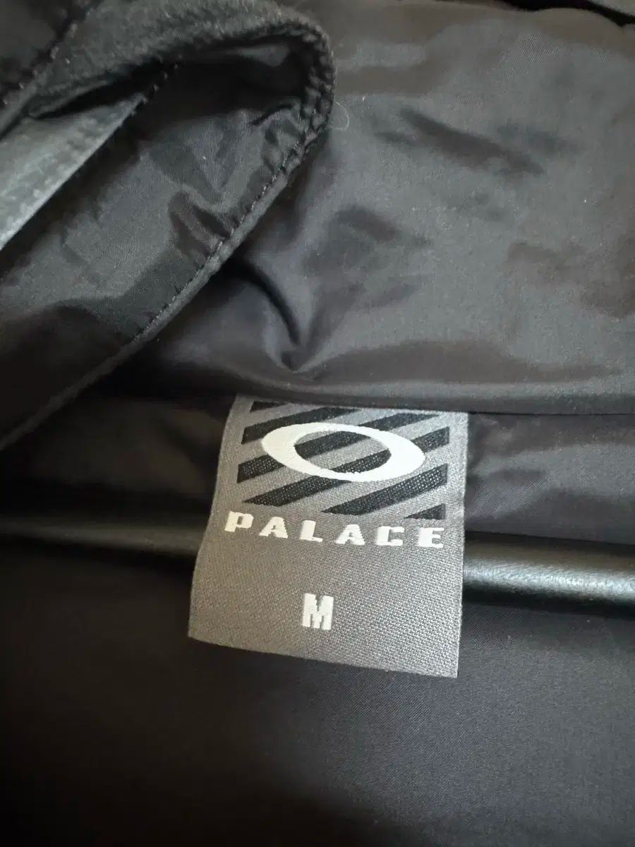 パレス オークリー ダウン パファー M