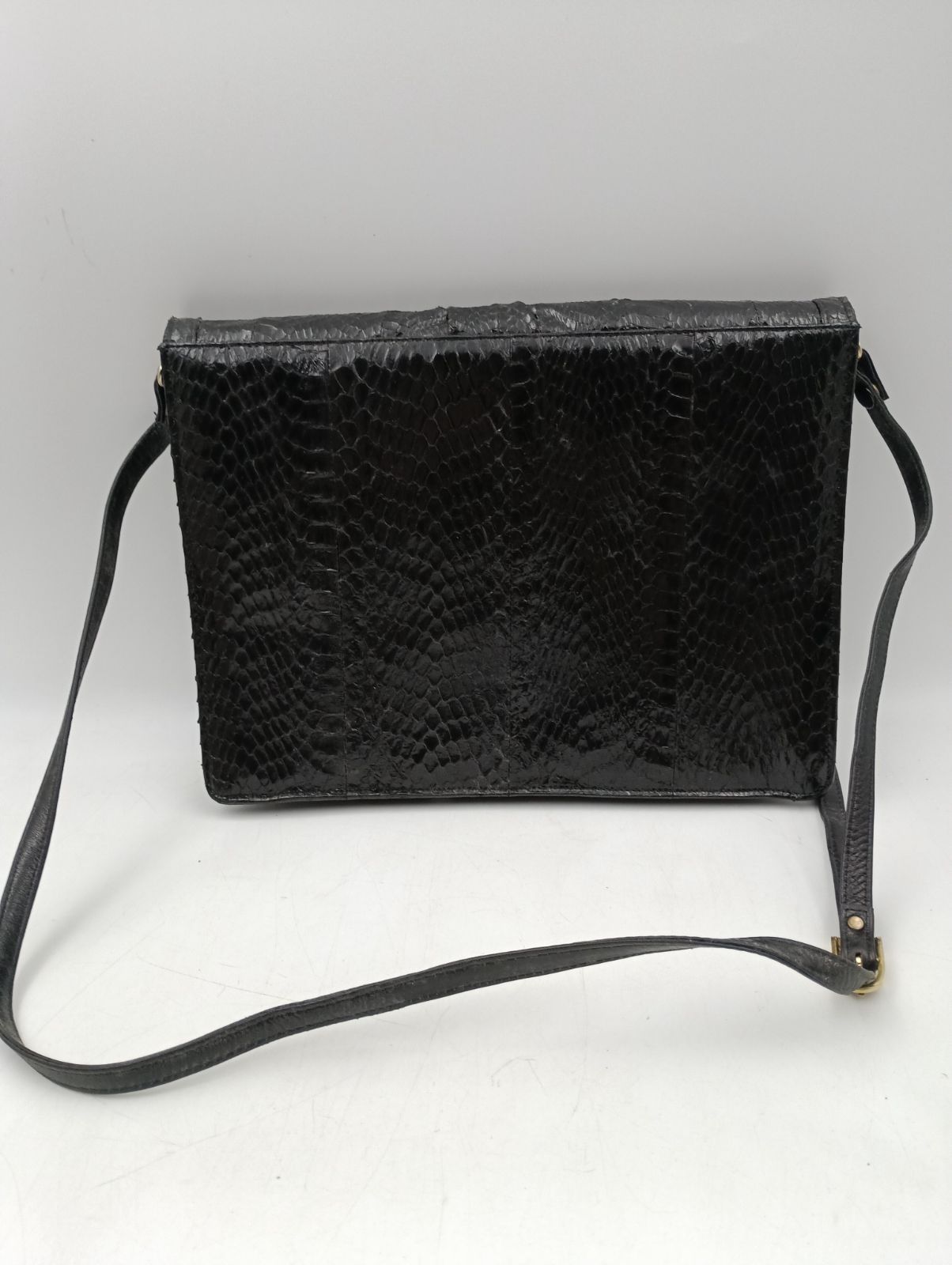 ゴジラクロコダイルレザー ケース ブラック ゴジラクロコダイルレザー ケース ブラック ゴジラクロコダイルレザー