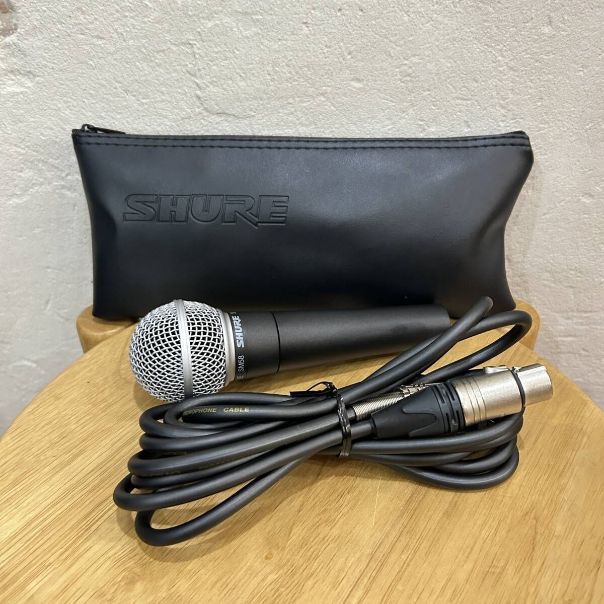 極美品 shhre / シェアー sm58 ダイナミックマイクロフォン ボーカル用 マイク 機材 on/offスイッチ無し used