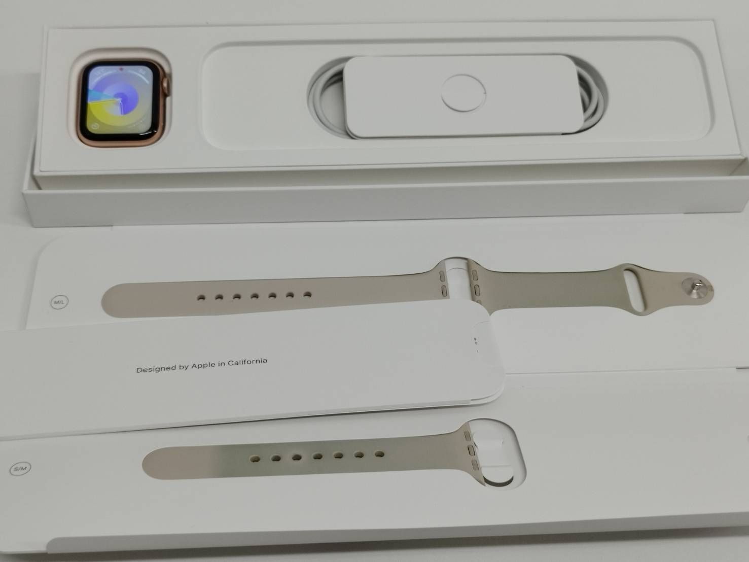 Apple Watch SE 第1世代 GPS 40mm A2351 ゴールド MKQ03J A 2