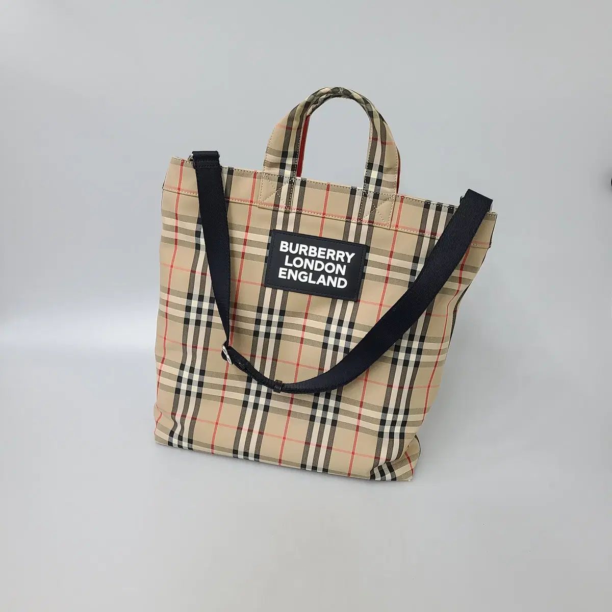バーバリー ロゴ アプリケーション トートバッグ兼クロスバック