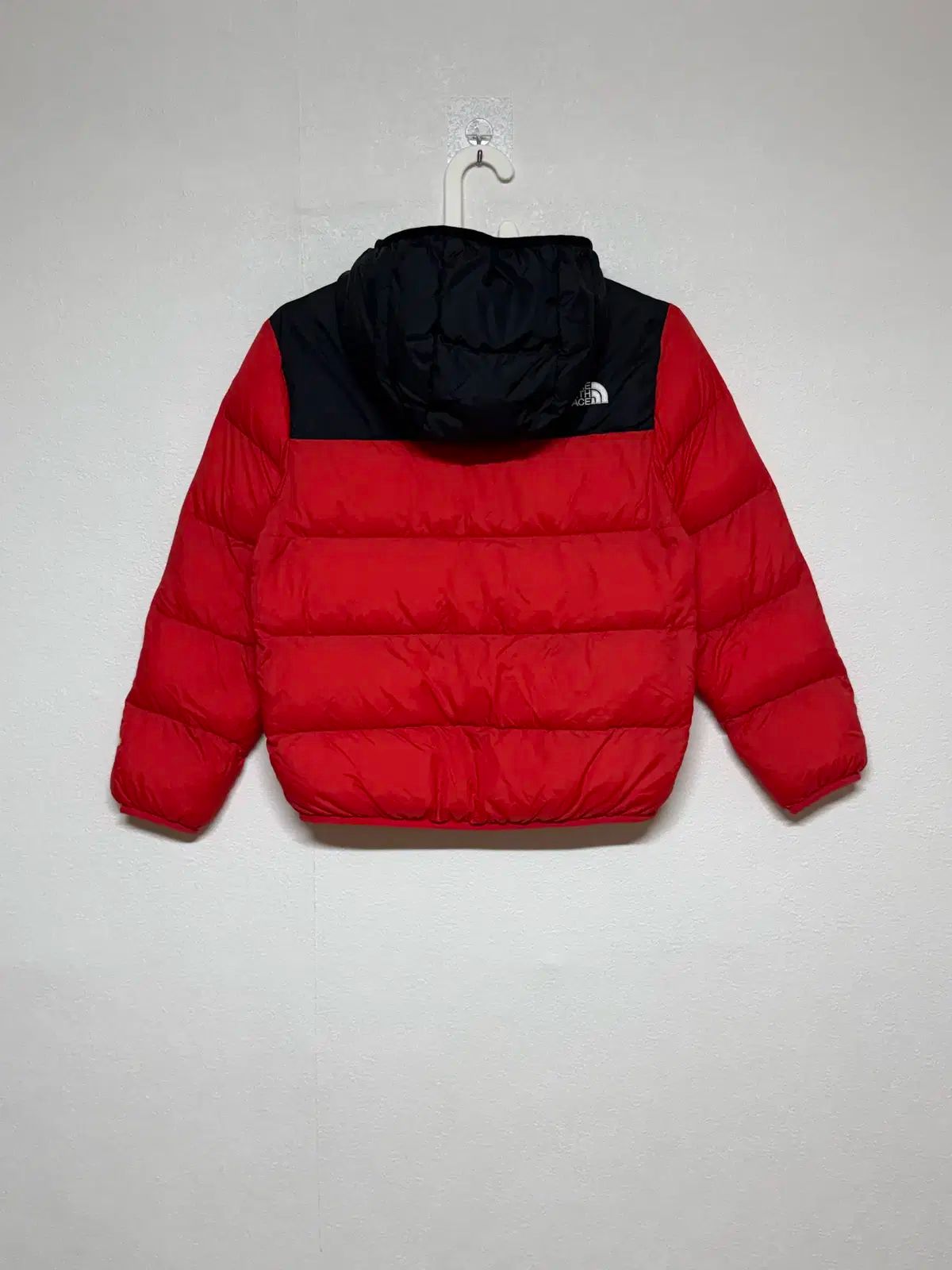 ノースフェイス キッズ ブラックレッド ダウン 140