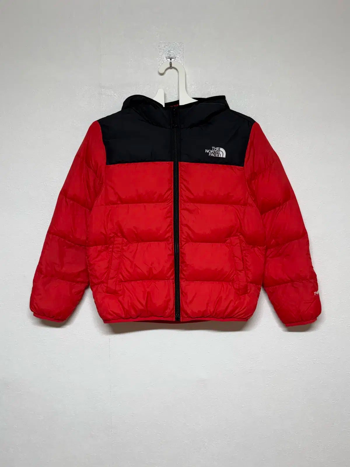 ノースフェイス キッズ ブラックレッド ダウン 140