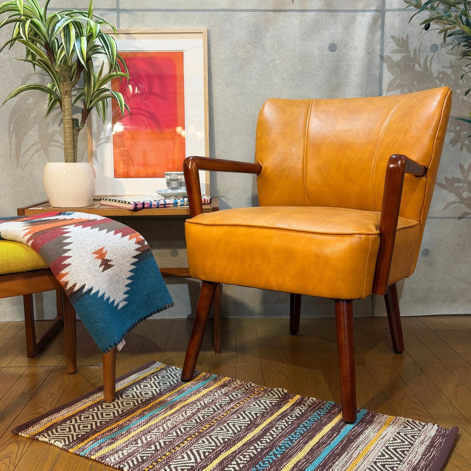 新品】アームチェア キャメルオレンジ ゴーグ | ミッドセンチュリー