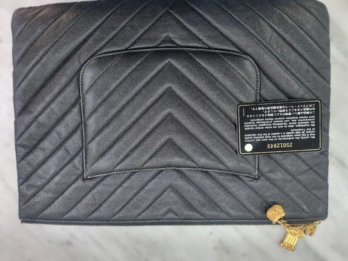 クラッチバッグ ゴールド