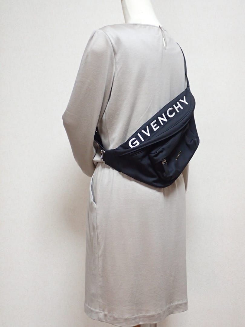 ジバンシー ボディバッグ