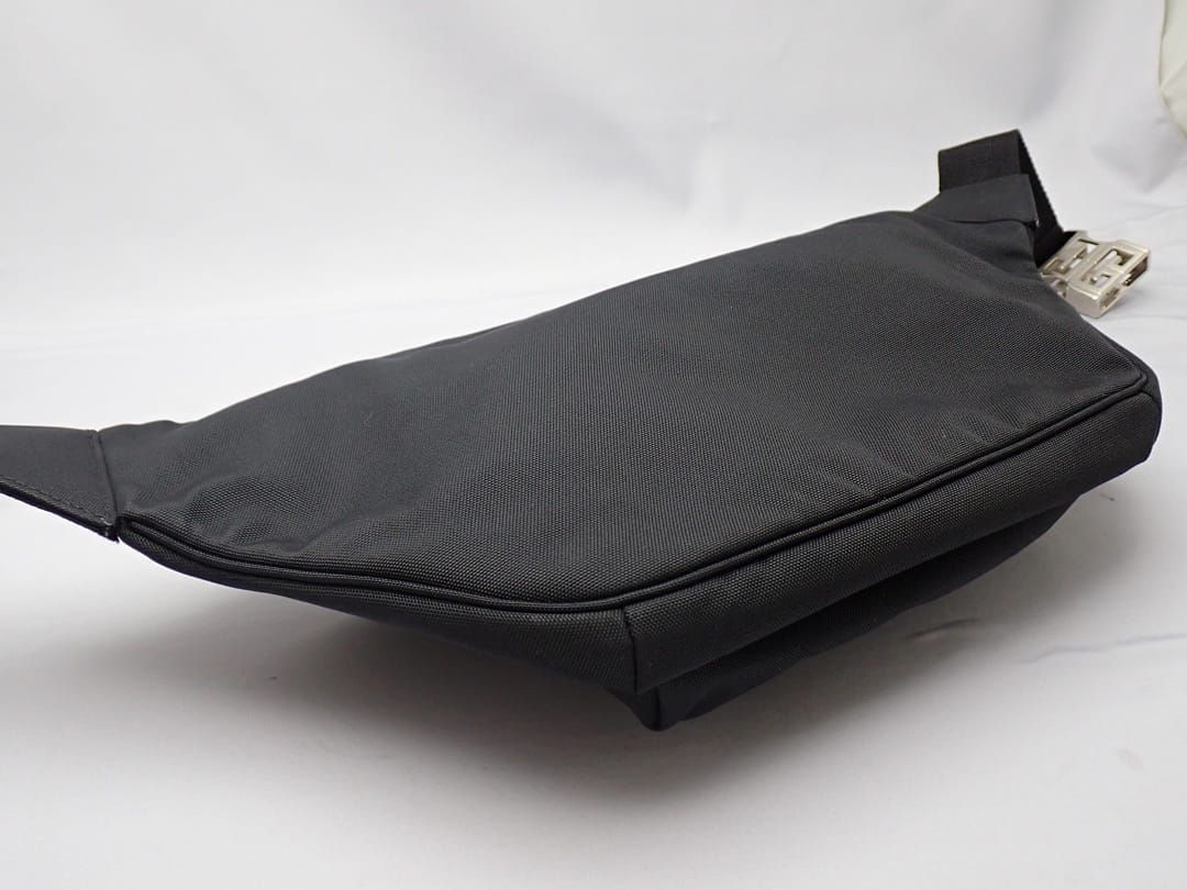 U ウエストバッグ