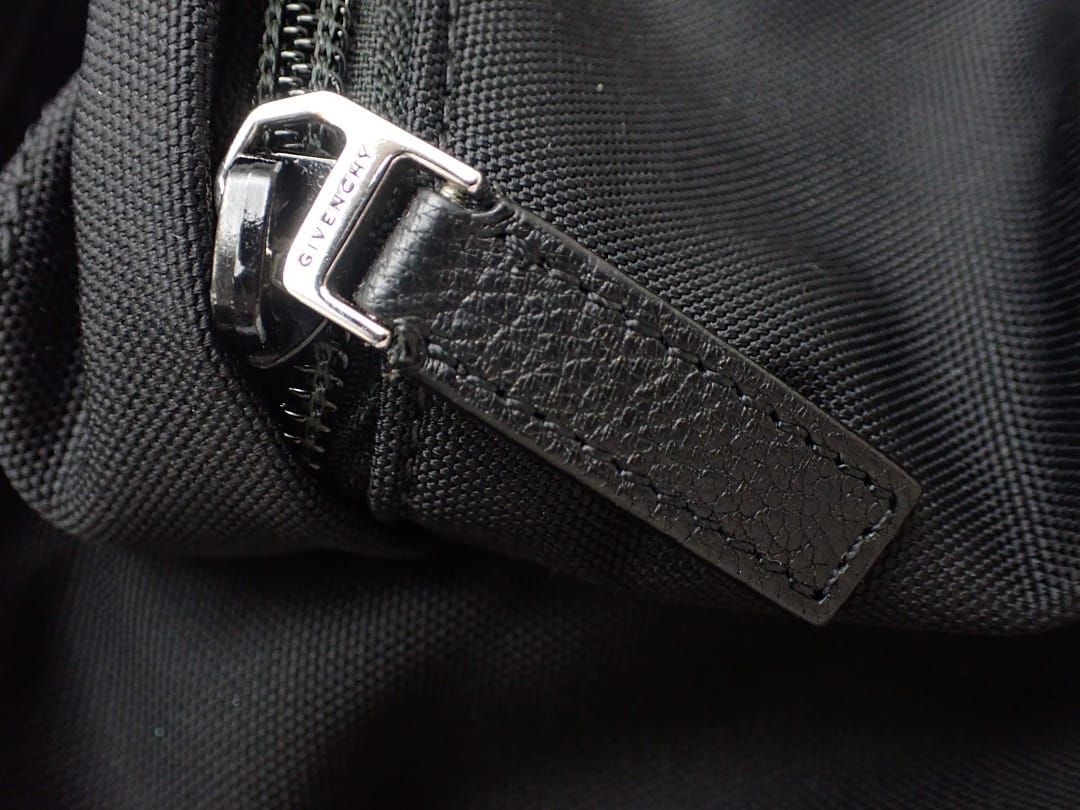  ジバンシー ボディバッグ エッセンシャル U ウエストバッグ バムバッグ ブラック A- A-8960 質屋 ボディバッグ ウエストポーチ バッグ