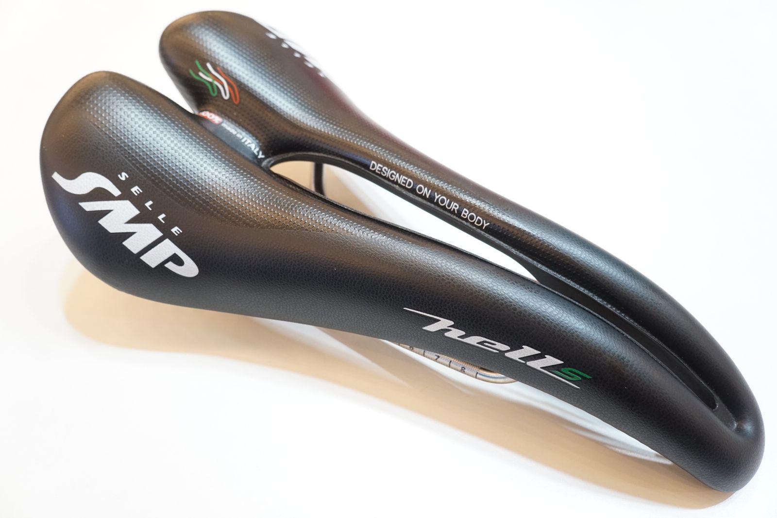 SELLE SMP セラエスエムピー HELL S サドル バイチャリ浦和ベース