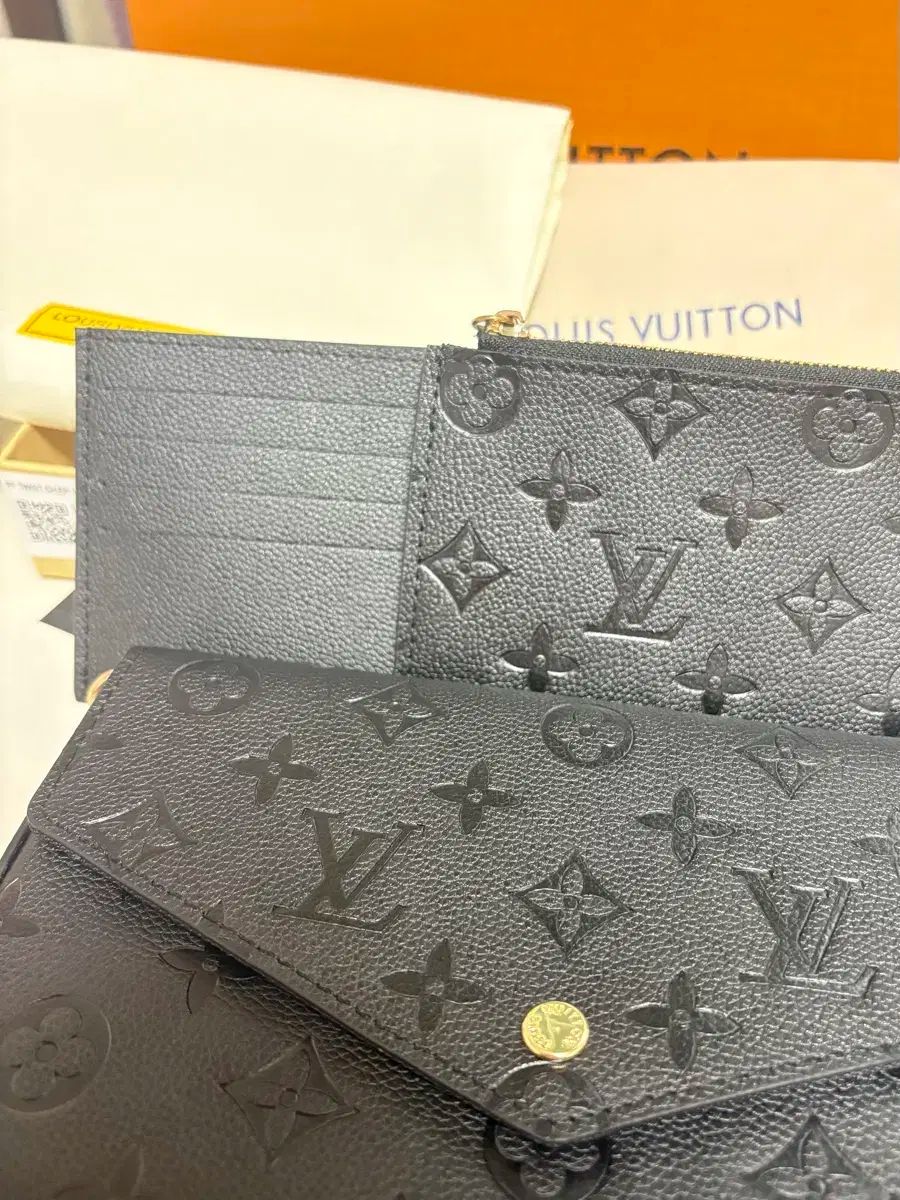 ルイヴィトン ポシェット フェリシー ブラック