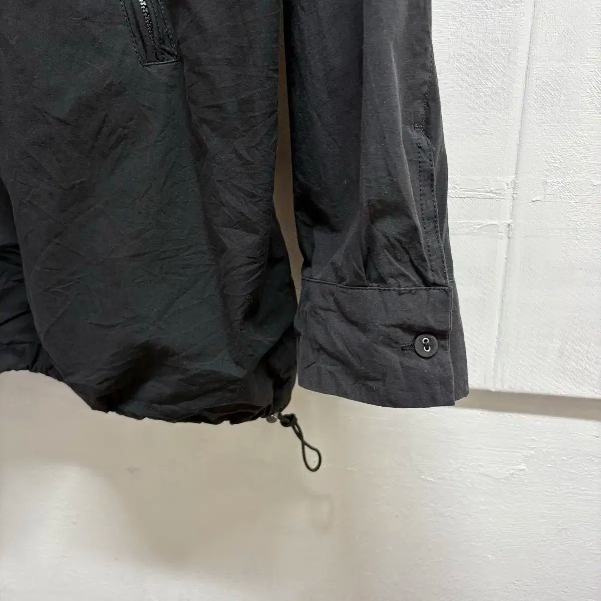 PATTERNTORSO ブラック コットン シャカシャカ素材 WHO フード ウィンドブレーカー ジャケット (XL)