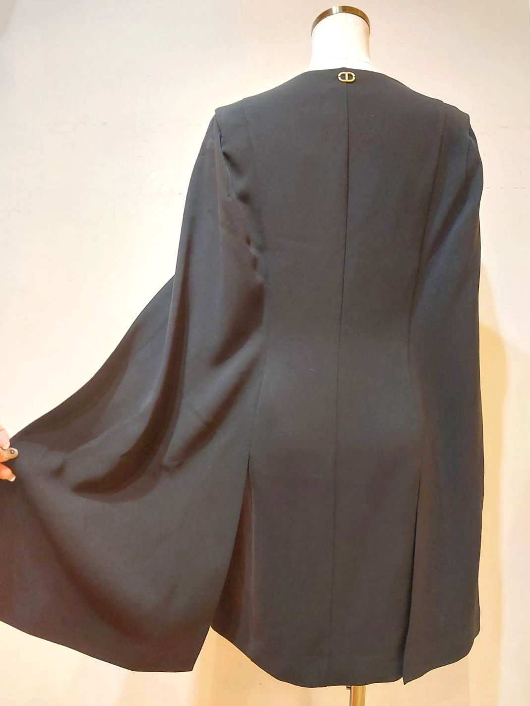 ツインセット マントドレス