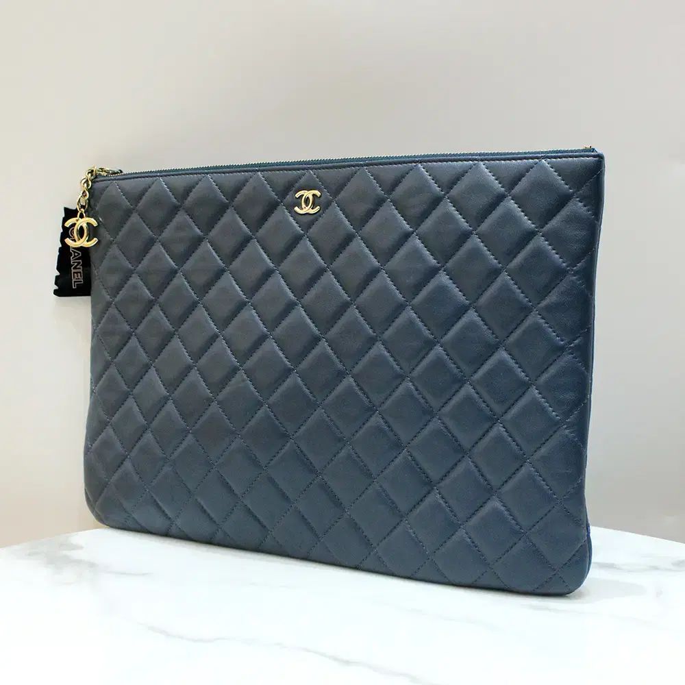 ブランド品ダウンタウン 동래 CHANEL シャネル チュールオール クラッチバッグ 23番台