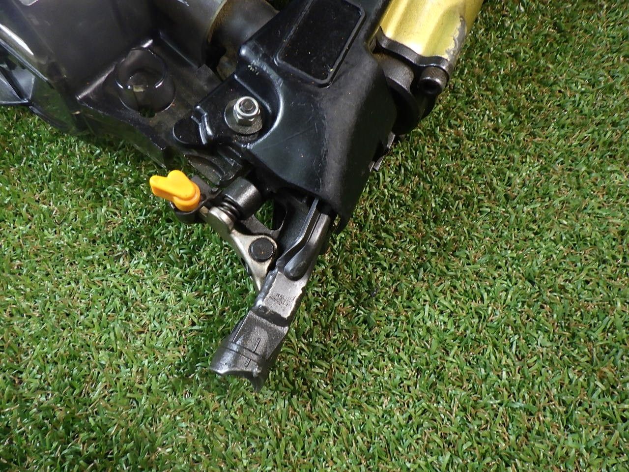  木材や合板の釘打ちに 日立工機 高圧釘打機 NV 65 HMC 品 釘打機 エアーツール