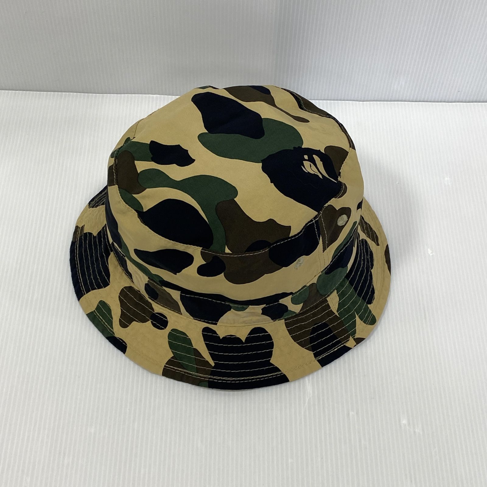 【A BATHING APE】カモフラージュ バケットハット 中古品】A BATHING APE アベイシングエイプ バケットハット