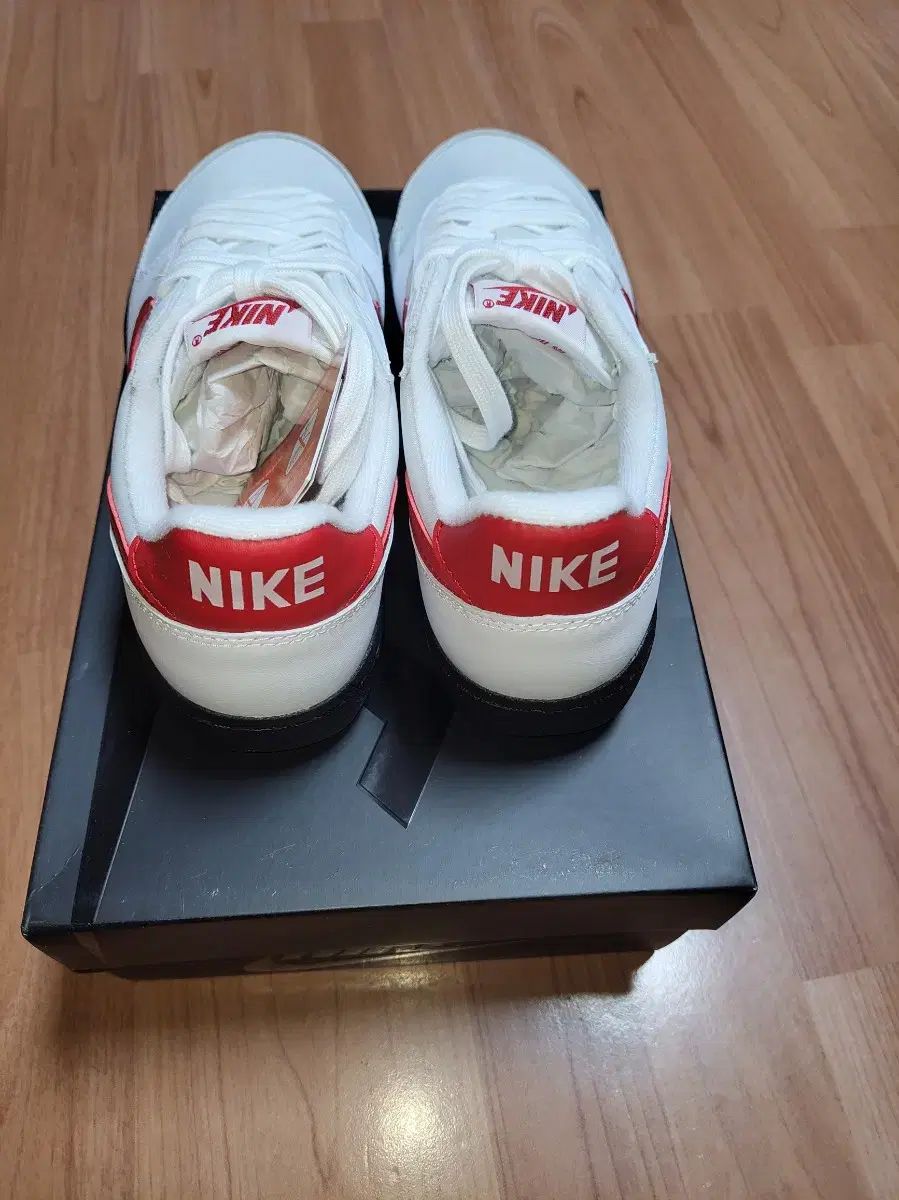 ナイキフィールドジェネラル82