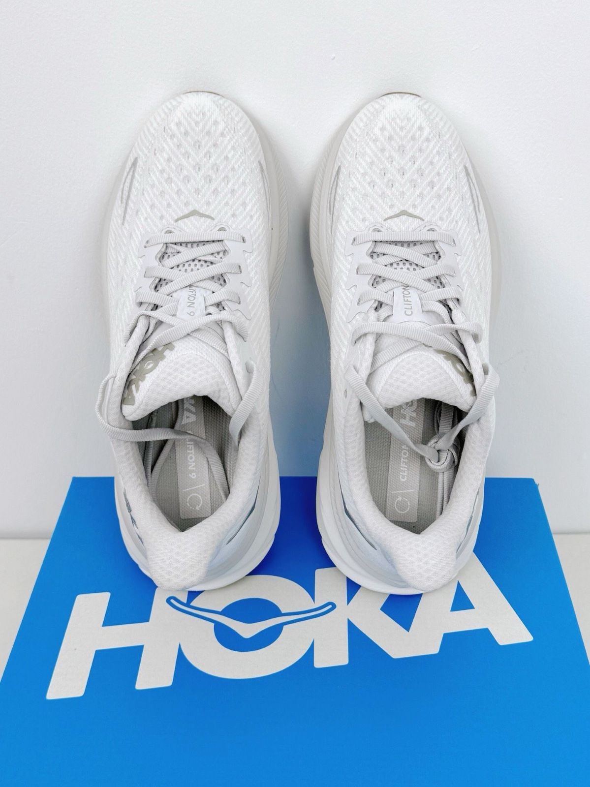 新品 HOKA CLIFTON 9 ランニングシューズ 厚底 男女兼用 ホワイト 楽天市場】ホカ クリフトン 9 HOKA ONE ランニングシューズ メンズ