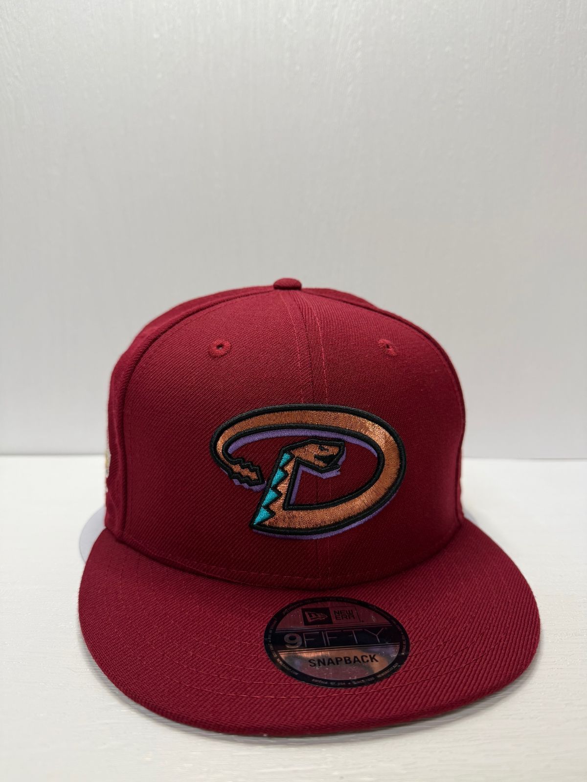 Newera アリゾナダイヤモンドバックス ワールドシリーズ2001 9fifty スナップバックキャップ レッド