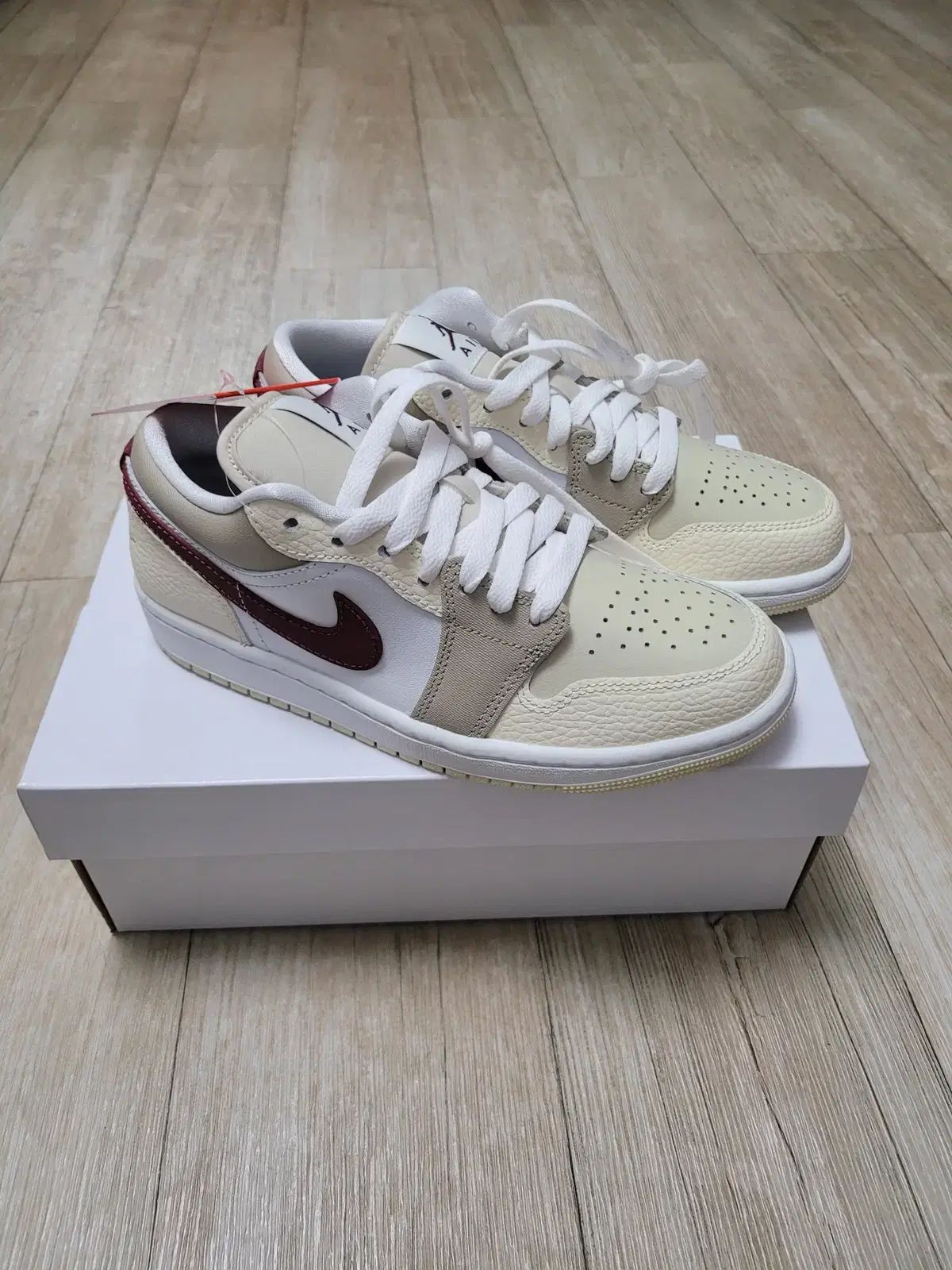 ナイキ ウィメンズ ジョーダン ロー1