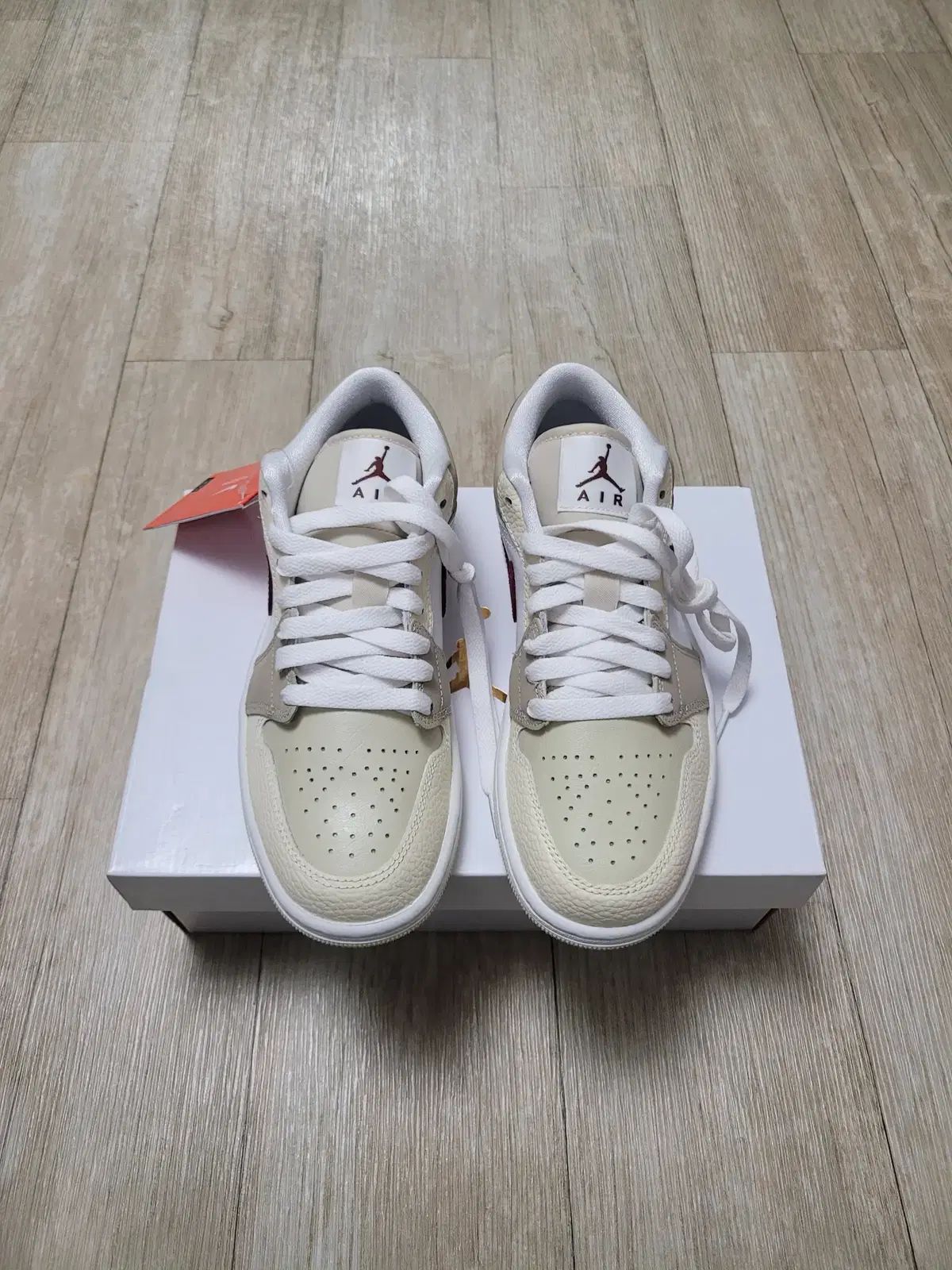 ナイキ ウィメンズ ジョーダン ロー1