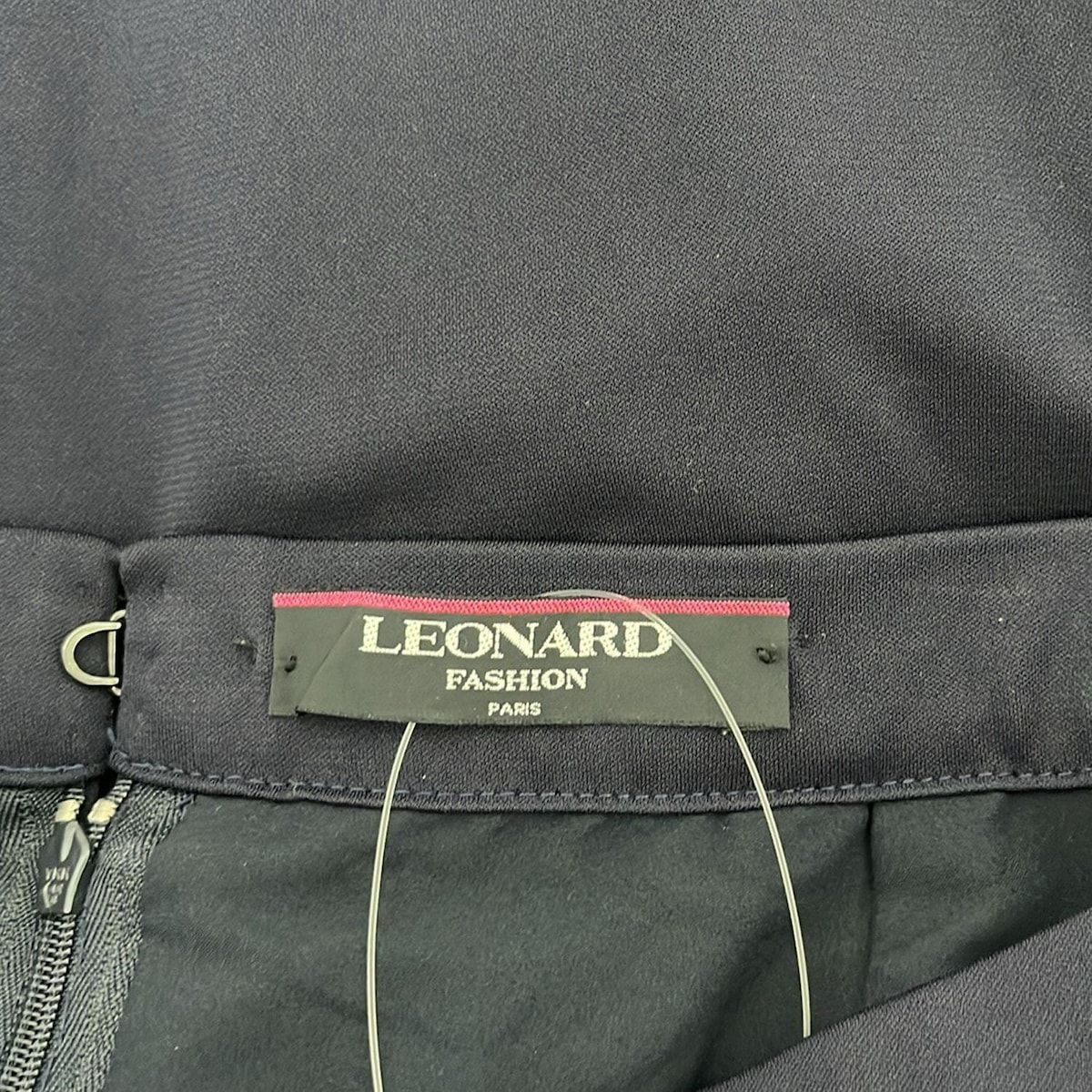 LEONARD 濃紺スカート　サイズ42 LEONARD 濃紺スカート サイズ42 LEONARD 濃紺スカート サイズ42