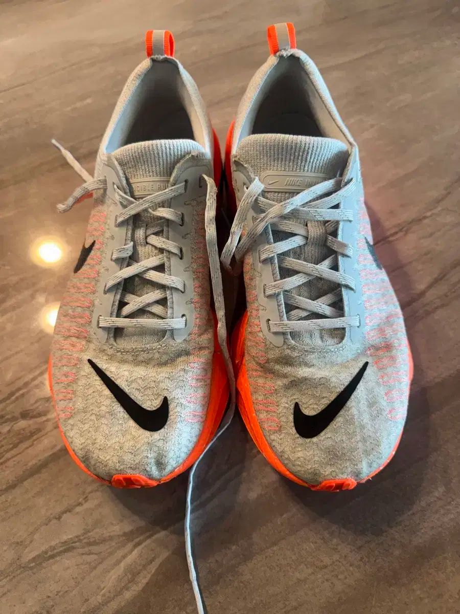 ナイキ インヴィンシブル ラン 3 グレー オレンジ 270mm