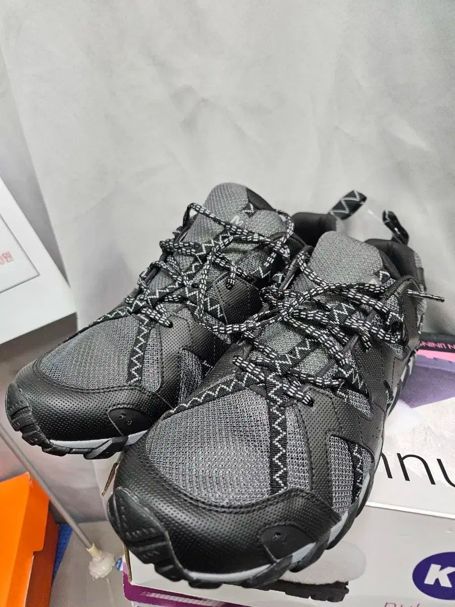 メレル トレッキングシューズ