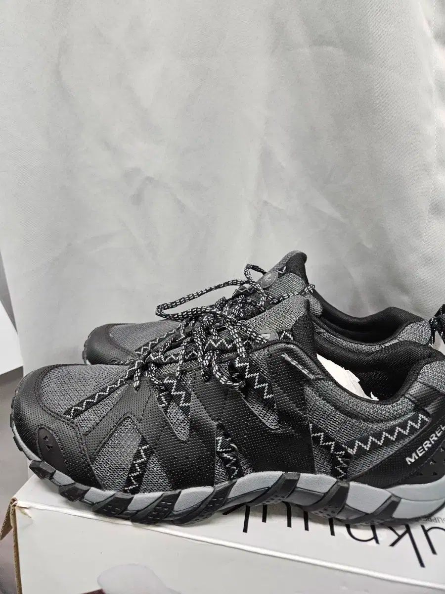 メレル トレッキングシューズ 280サイズ