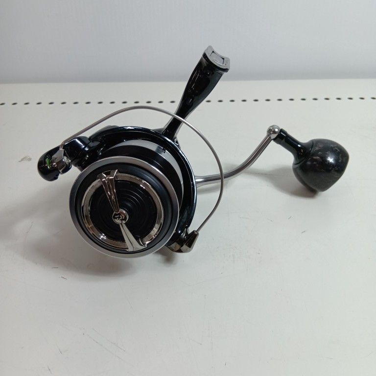 DAIWA ダイワ 釣り用品 リール スピニングリール 61150 23レグザLT5000-C 程度A ベール下がりあり ゴメクサスハンドルノブ付き OLIVEOS_COM_TR