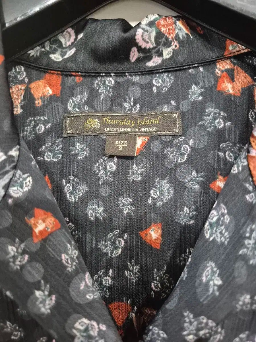  サースデーアイランド ローブONE PIECE 長袖 七分袖 その他