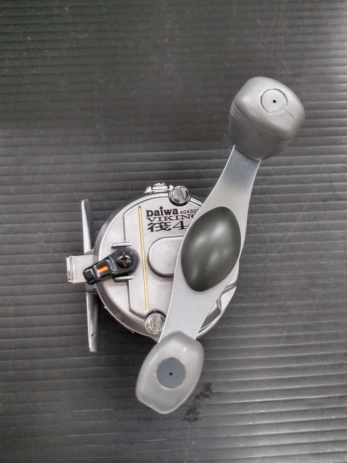 ダイワ バイキング筏（ＶＩＫＩＮＧ 筏） ４４ ダイワ(DAIWA) 落とし込み・イカダリール バイキング筏44 44 かかり釣り（筏釣り） 筏リールの