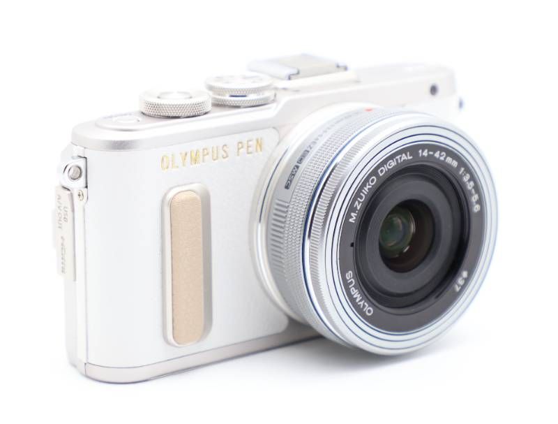 完動品 OLYMPUS PEN E-PL8 ミラーレスカメラセット ショット数671!