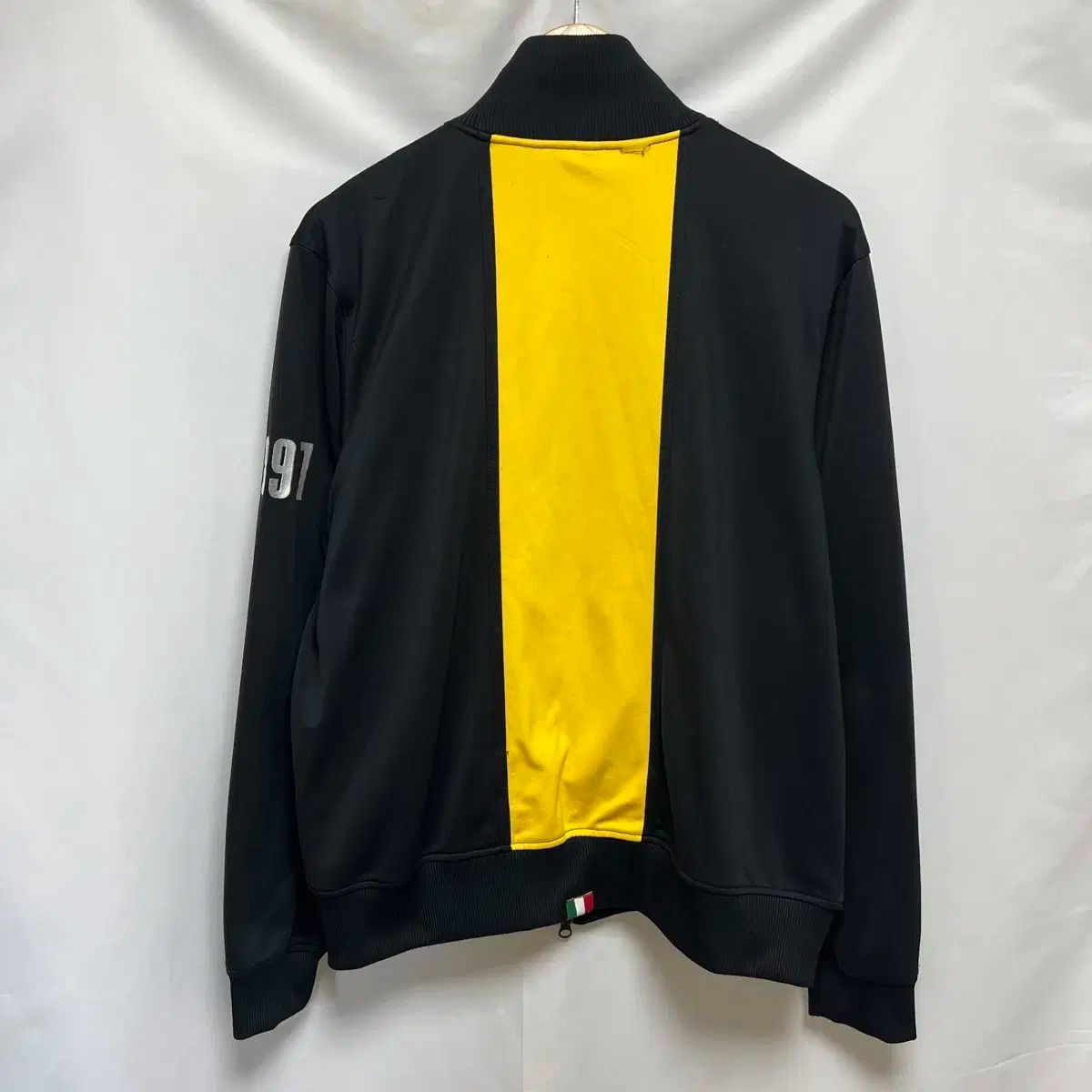 ブラック×イエロー ジップアップジャージ
