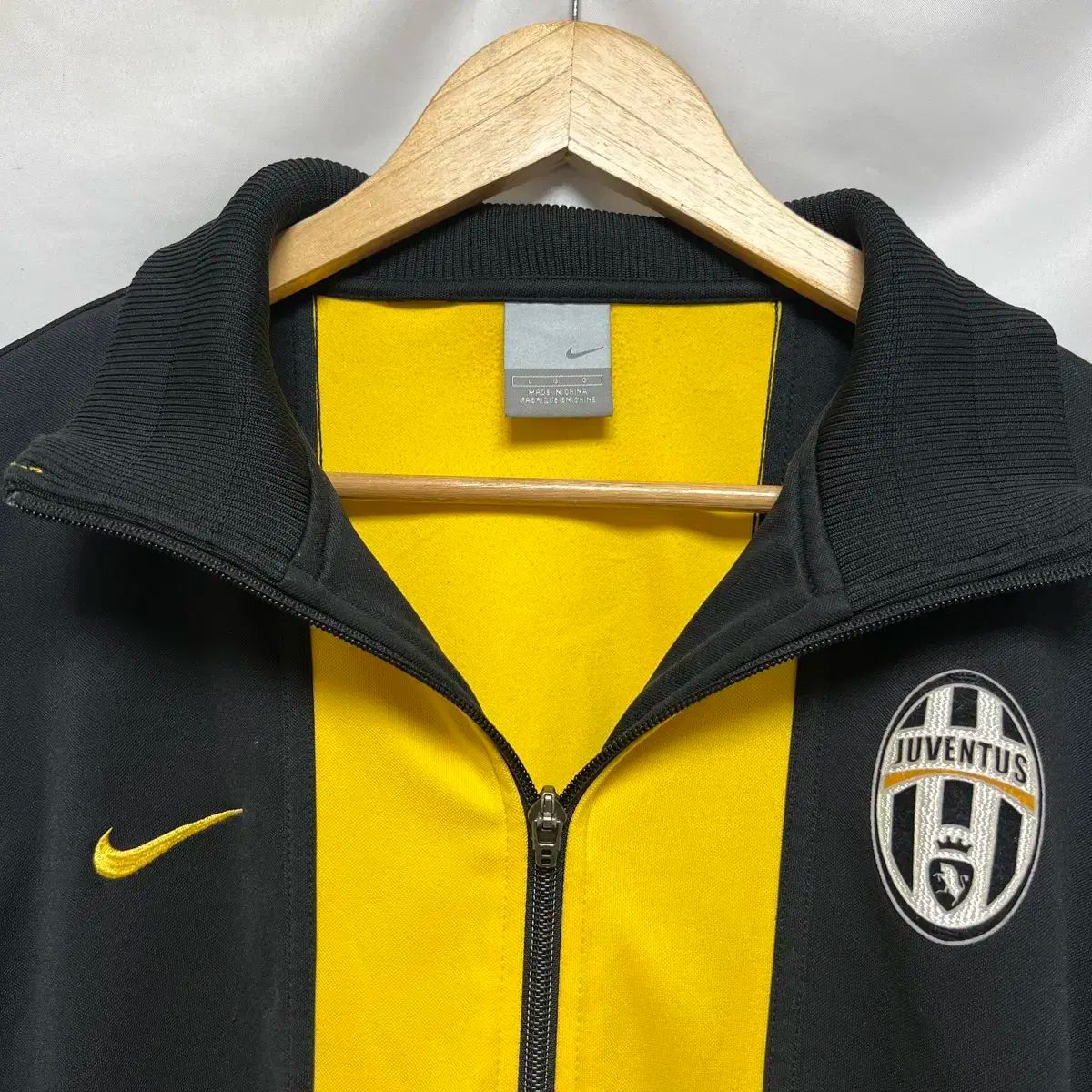 ブラック×イエロー ジップアップジャージ