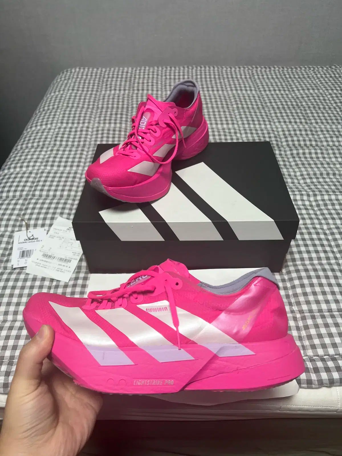 270 アディダス アディゼロ アディオス プロ 4 ショック ピンク ゼロ メタリック