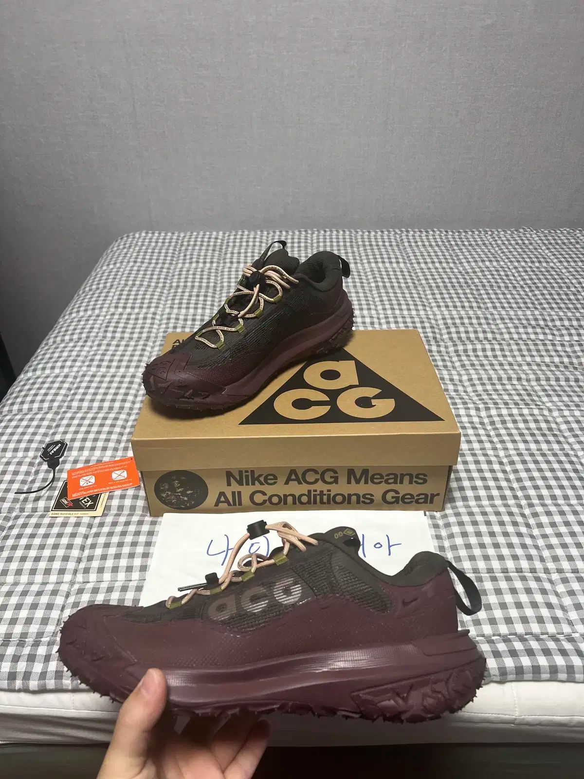 270 NIKE ACG マウンテンフライ 2 ロー GORE-TEX バーガンディ クラッシュブラウン
