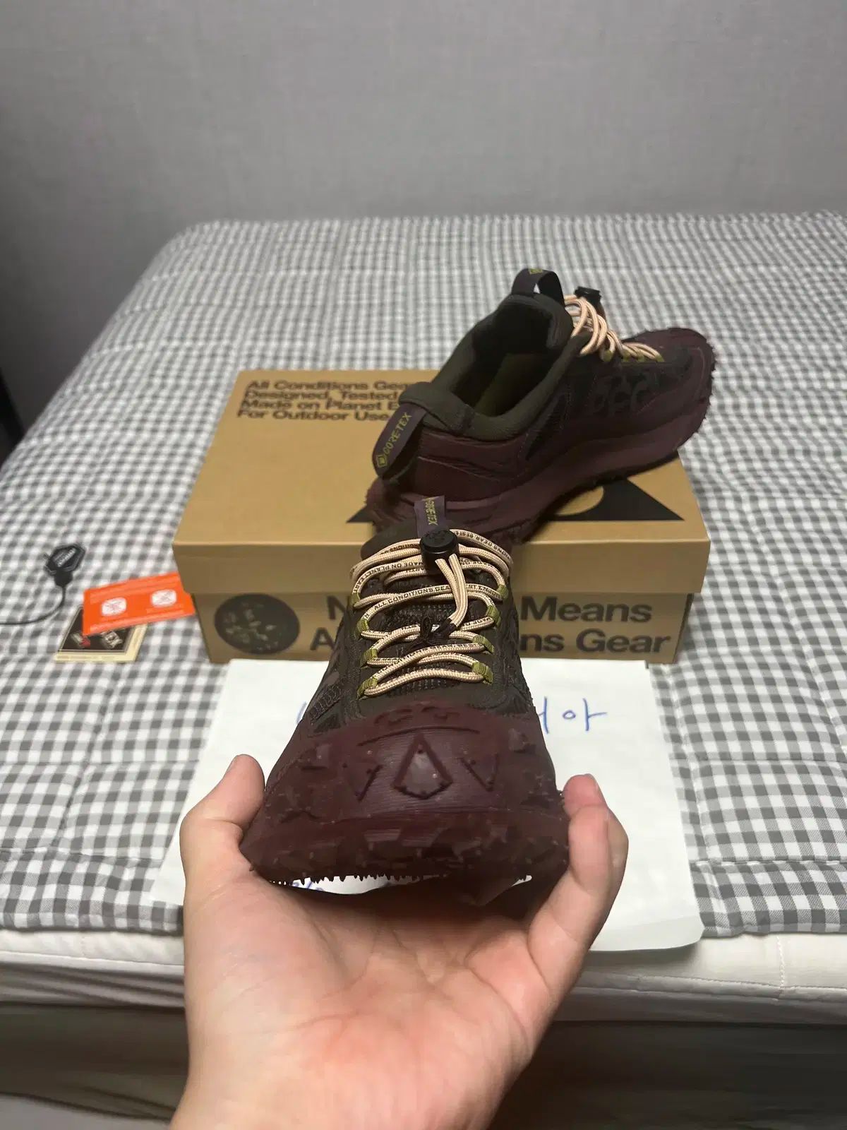  270 NIKE ACG マウンテンフライ 2 ロー GORE TEX バーガンディ クラッシュブラウン スニーカー 靴