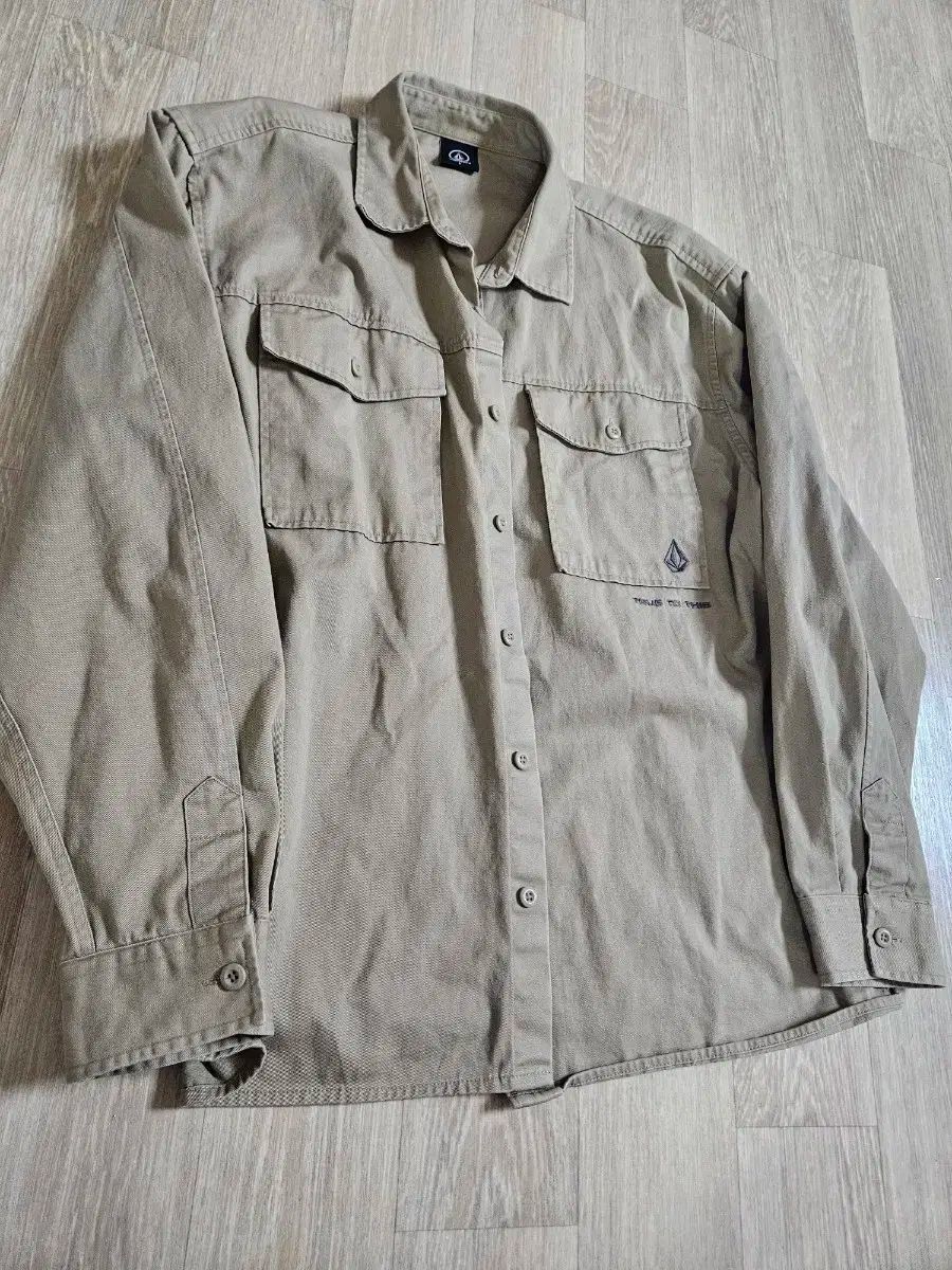 Volcom ボルコム ポケット オーバーサイズ シャツ