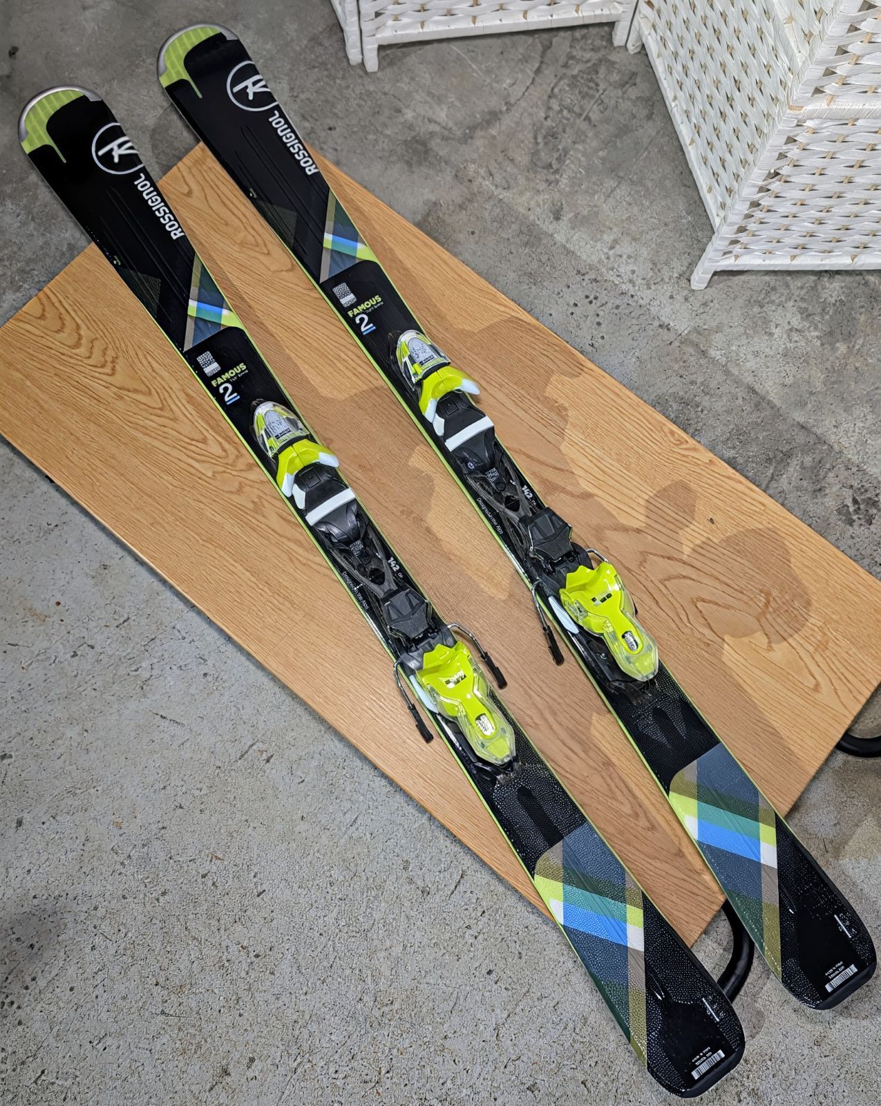 ROSSIGNOL スキー板 FAMOUS2 142cm 送料無料】ROSSIGNOL ロシニョール FAMOUS2 142cm スキー - メルカリ