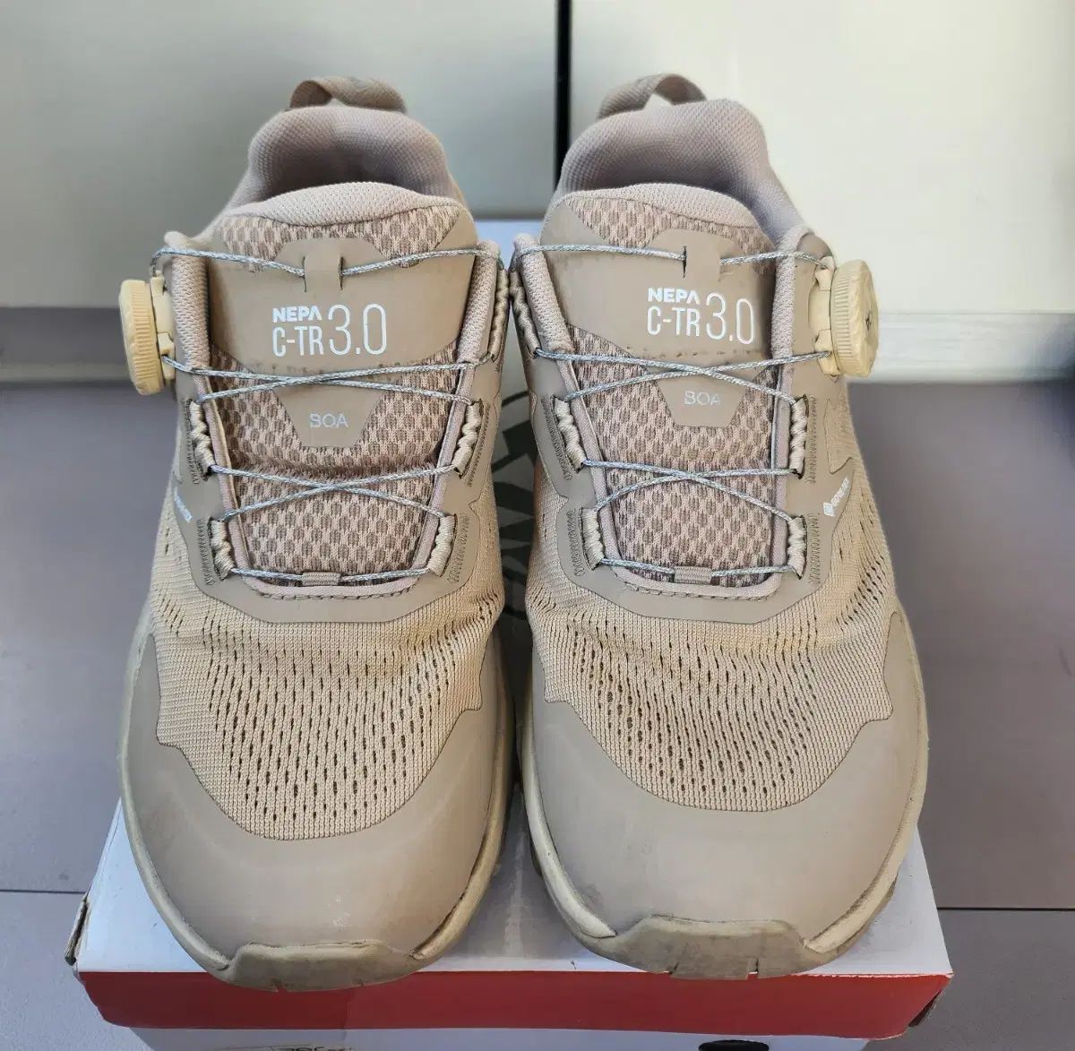 登山靴トレッキングシューズ スニーカー